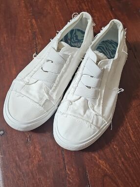 White Blowfish Malibu Frayed Canvas Slip-On Sneakers